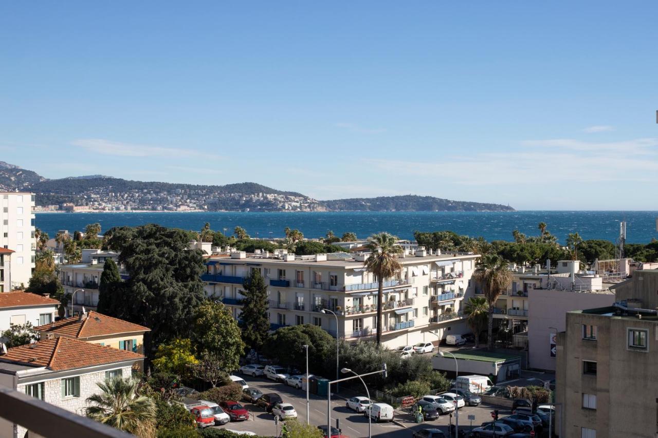 Appartement With Terrace And Sea View, 10 Min To The *