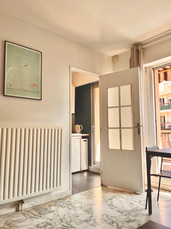 Appartement With Terrace And Sea View, 10 Min To The Nice